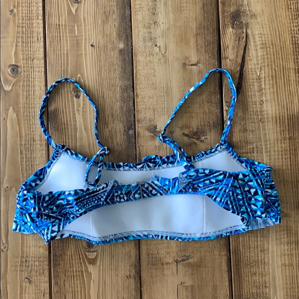 Billabong Ruffle Top - Picture 2 of 5